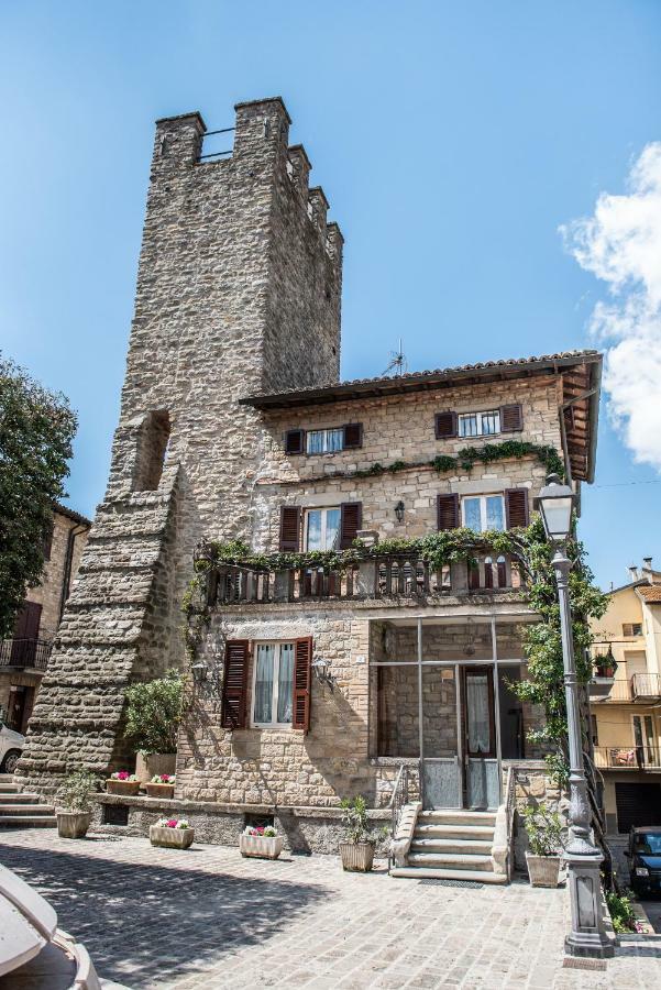 La Rosa Di Francesco Inn Valfabbrica Exterior photo